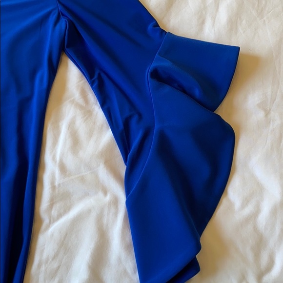 Royal blue beauty - Picture 3 of 3